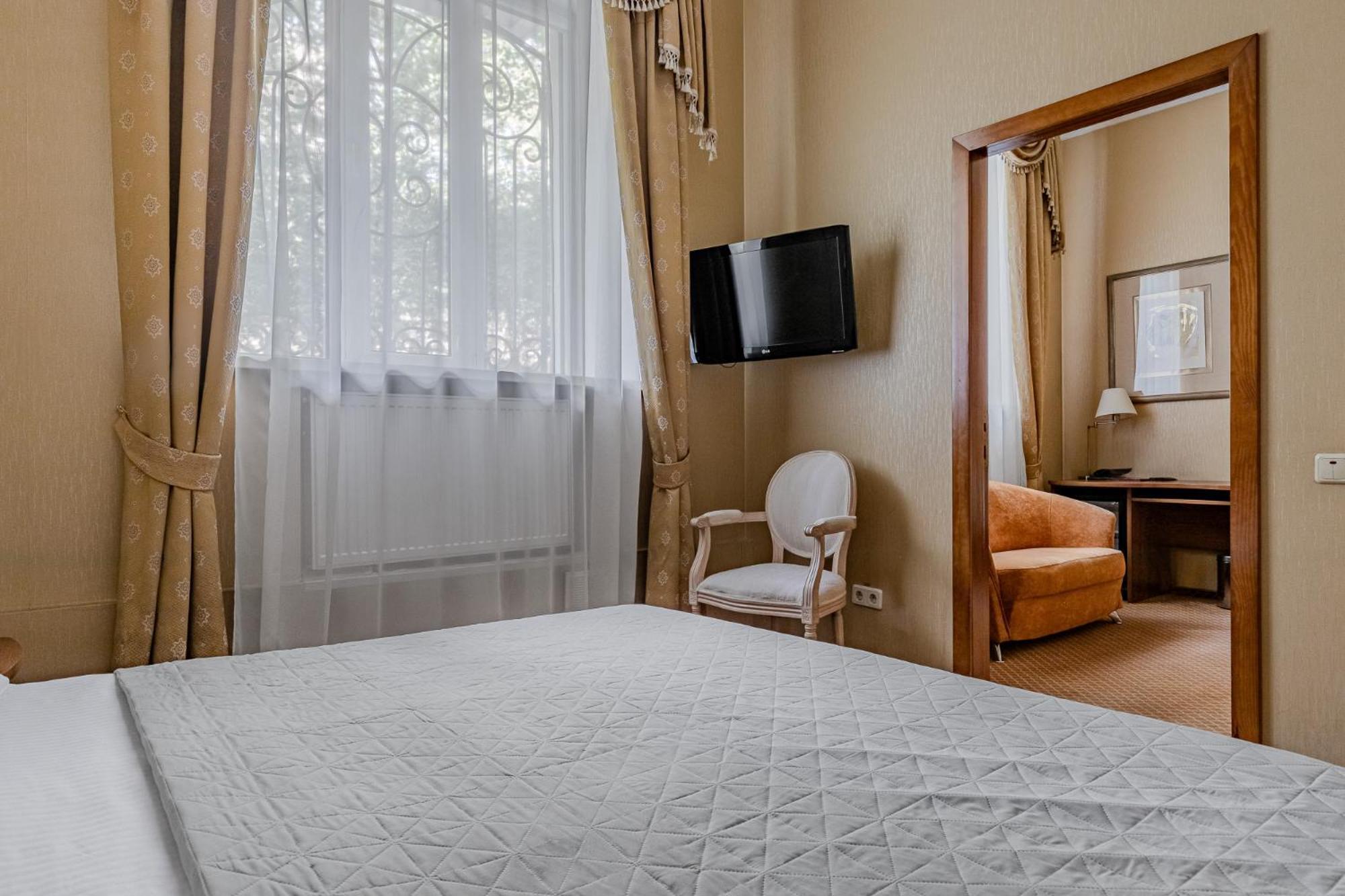 Gallery Hotel Gintama Apgrade Kyiv Room photo